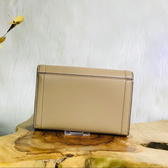 Michael Kors Kinsley Medium Wallet Crossbody Bag - Picture 4 of 8